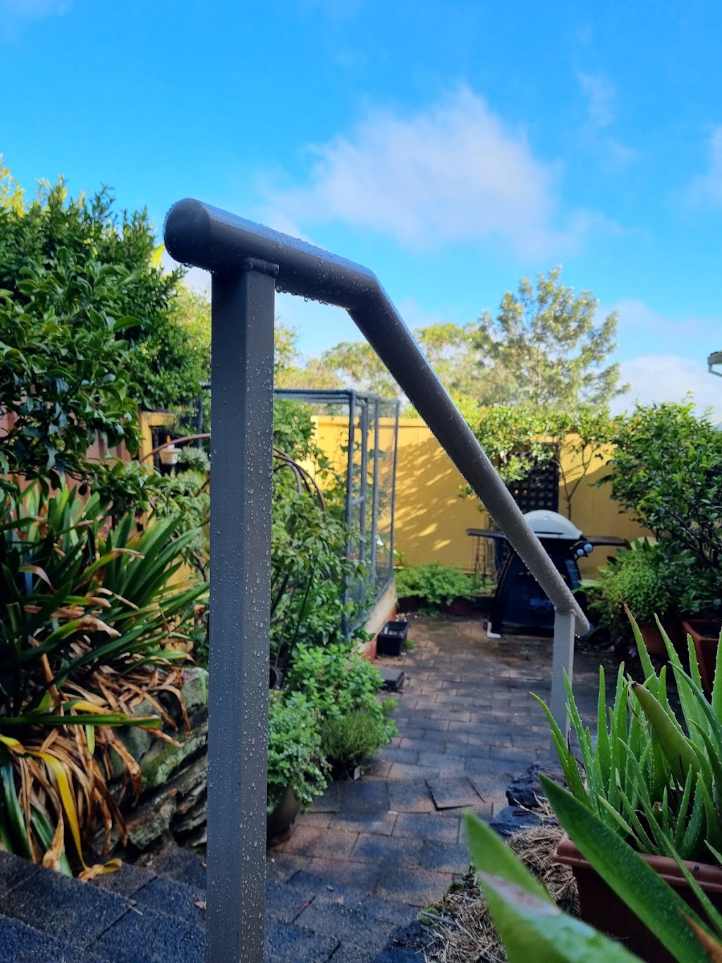 Suregrip Handrails Fences & Gates | 43 Magnolia St, Kirrawee NSW 2232, Australia | Phone: 0499 878 282