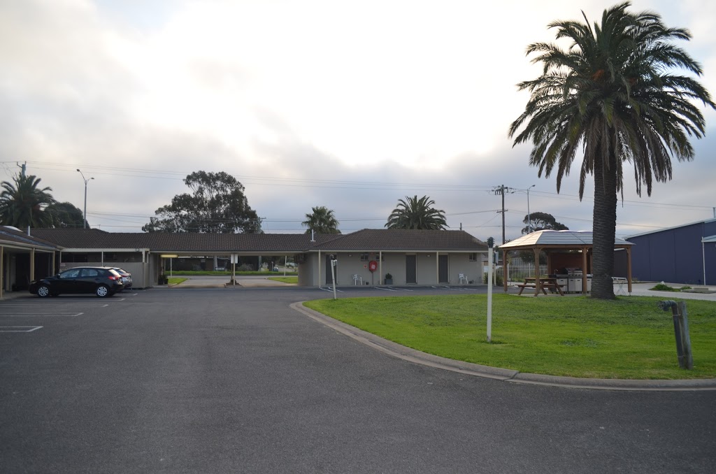 Golden Palms Motel | 234 Torquay Road, Grovedale VIC 3216, Australia | Phone: (03) 5243 1077