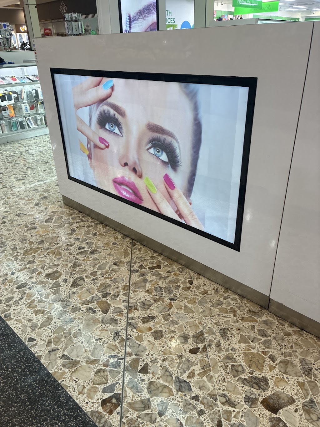 Brow thread | White Cross Rd, Winmalee NSW 2777, Australia | Phone: 0449 144 004