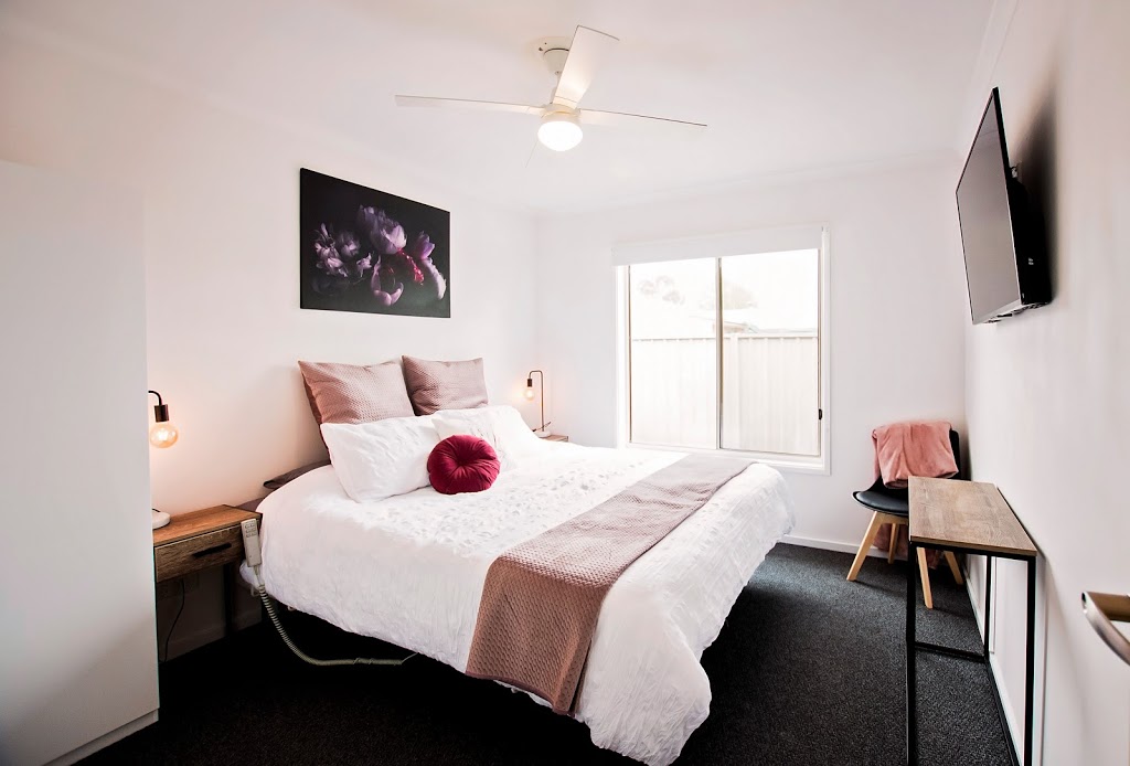 Echuca Moama Holiday Accommodation 3 | 99 Shackell St, Echuca VIC 3564, Australia | Phone: 0428 300 417