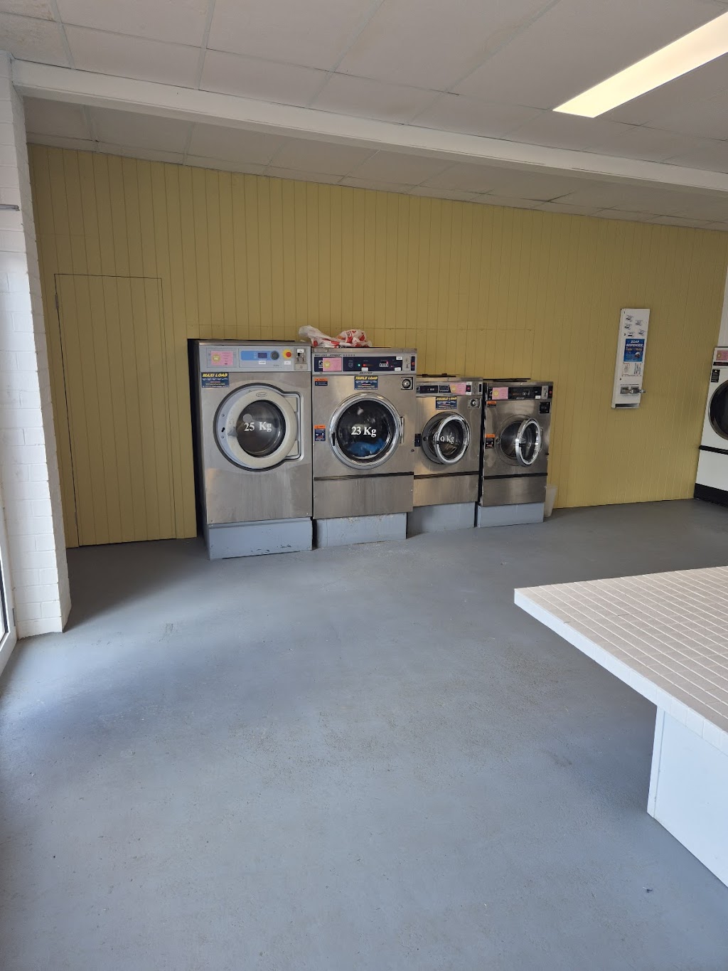 WASH Laundromat Mulwala | 143 Melbourne St, Mulwala NSW 2647, Australia | Phone: 0408 485 662