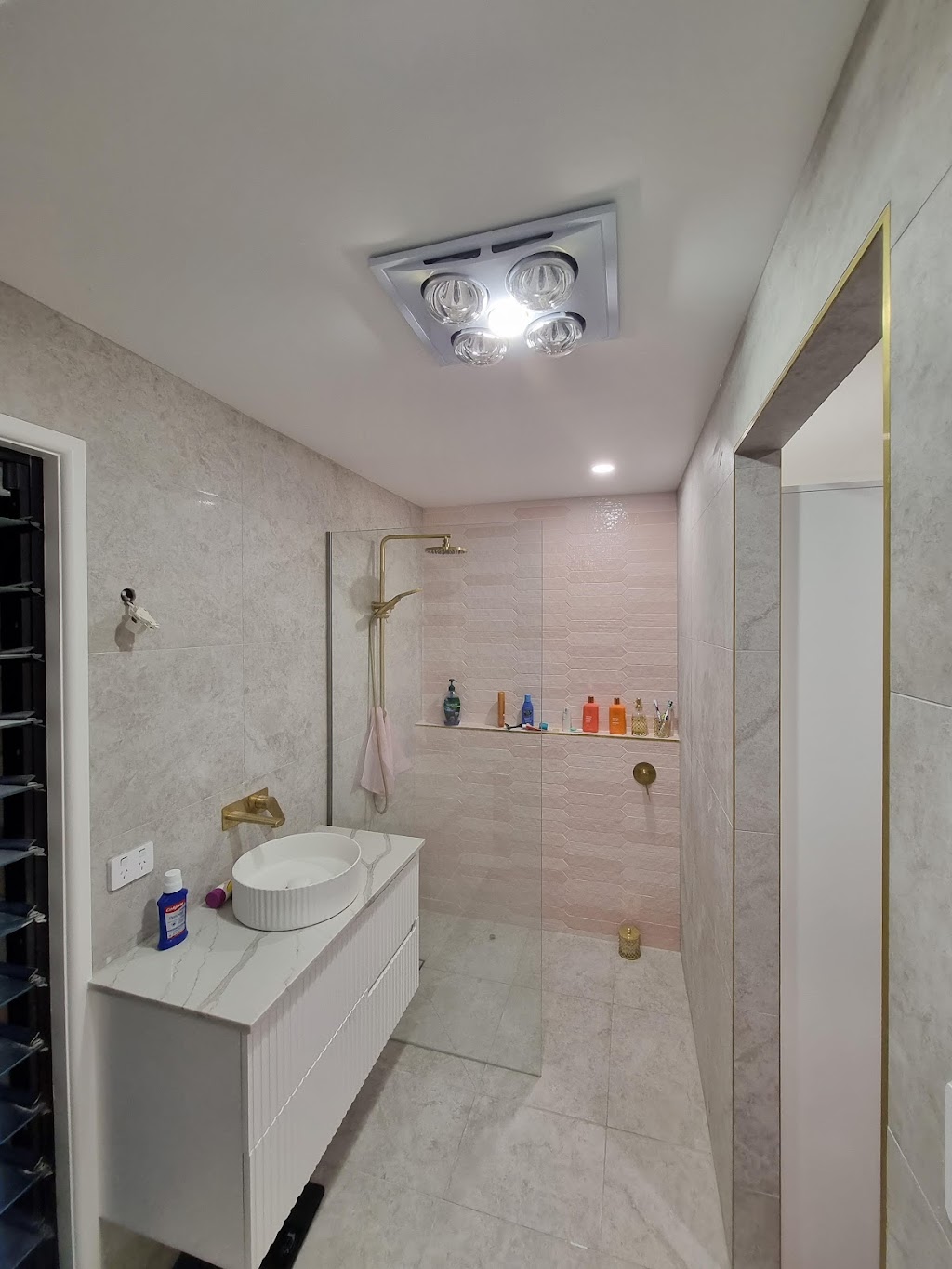 Isolate Electrical Services | Lewina St, Daisy Hill QLD 4127, Australia | Phone: 0434 480 555