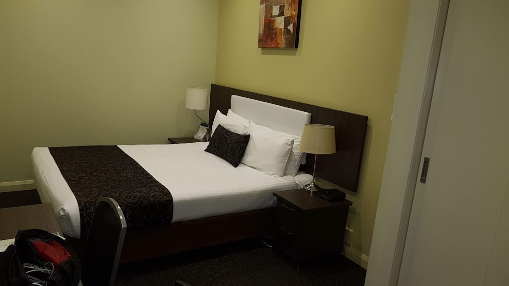 Quality Hotel Melbourne Airport | 265 Mickleham Rd, Tullamarine VIC 3043, Australia | Phone: (03) 9335 9300