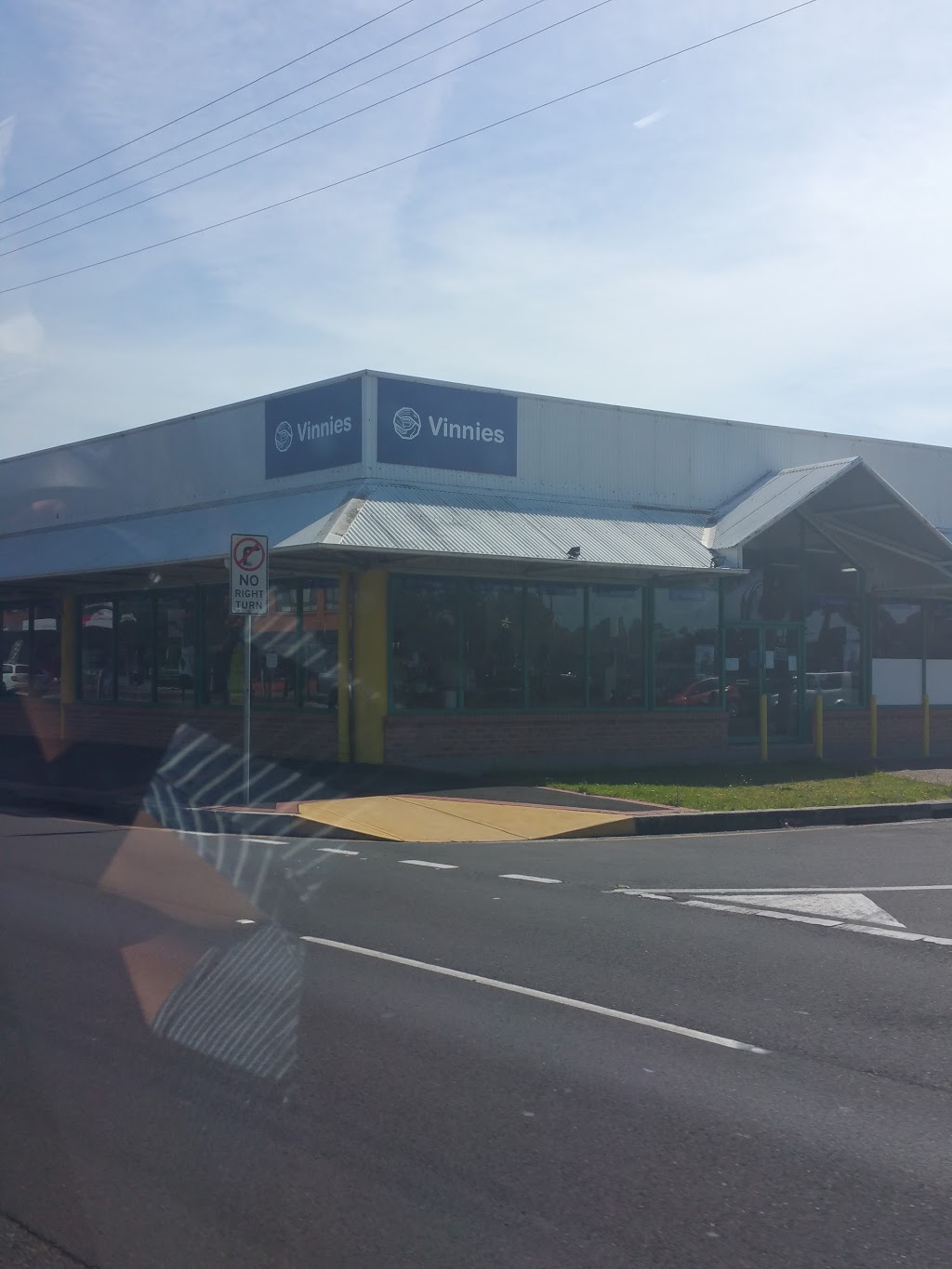 Vinnies Fairy Meadow | 138-140 Princes Hwy, Fairy Meadow NSW 2519, Australia | Phone: (02) 4283 1103