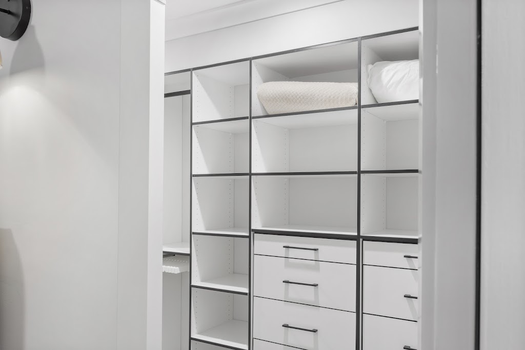 Rengor executive retreat at 5 Rengor Close | Rengor Cl, Belmont North NSW 2280, Australia | Phone: 0414 933 377