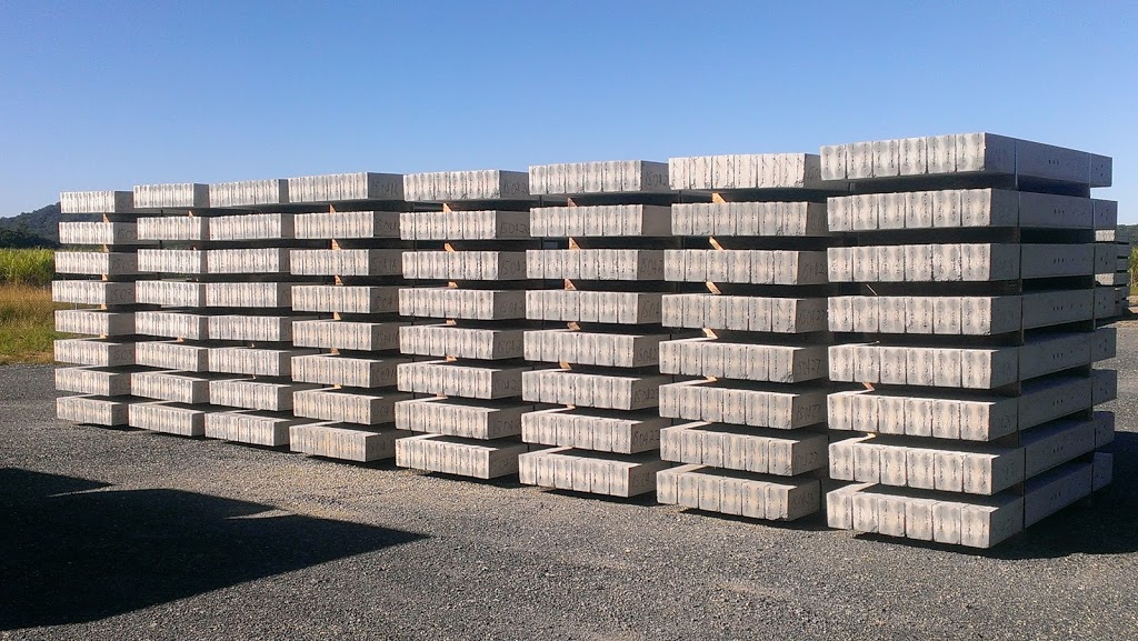 Australian Concrete Fence Posts | 354 Broadwater Rd, Dungarubba NSW 2480, Australia | Phone: (02) 6682 8614