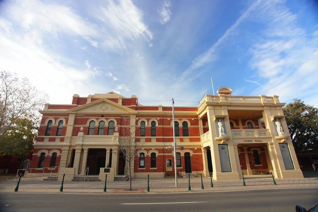 Northern Grampians Shire Council St Arnaud Town Hall & Offices |  | 40 Napier St, St Arnaud VIC 3477, Australia | 0353588700 OR +61 3 5358 8700