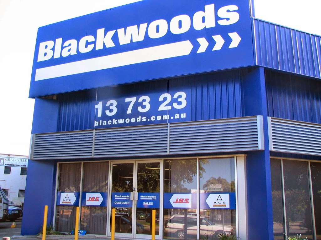 Blackwoods Hamilton | store | 712-716 Kingsford Smith Dr, Hamilton QLD 4007, Australia | 0738612000 OR +61 7 3861 2000
