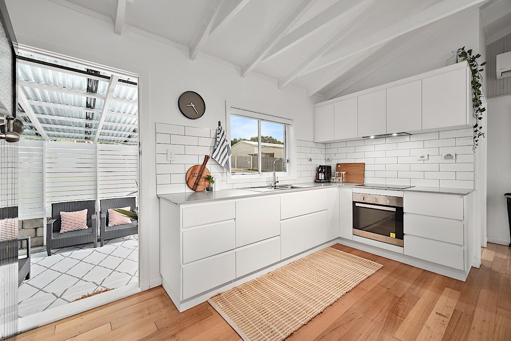 The Cottage on Westwood (Airbnb) | 123 Westwood St, Bridport TAS 7262, Australia | Phone: 0438 604 469