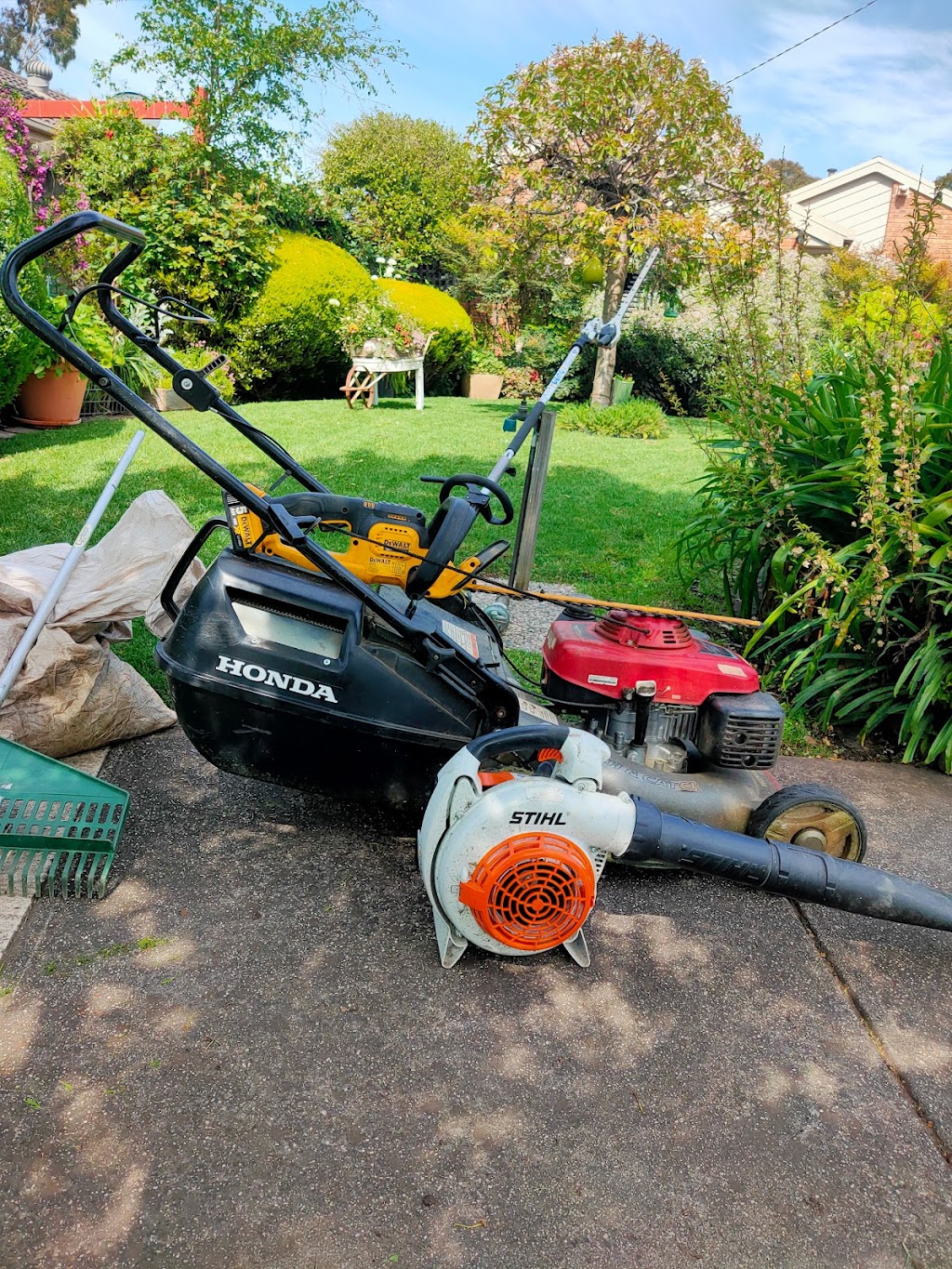 Jims Mowing | 70 Pinnacle Chase, Beveridge VIC 3753, Australia | Phone: 0418 329 030