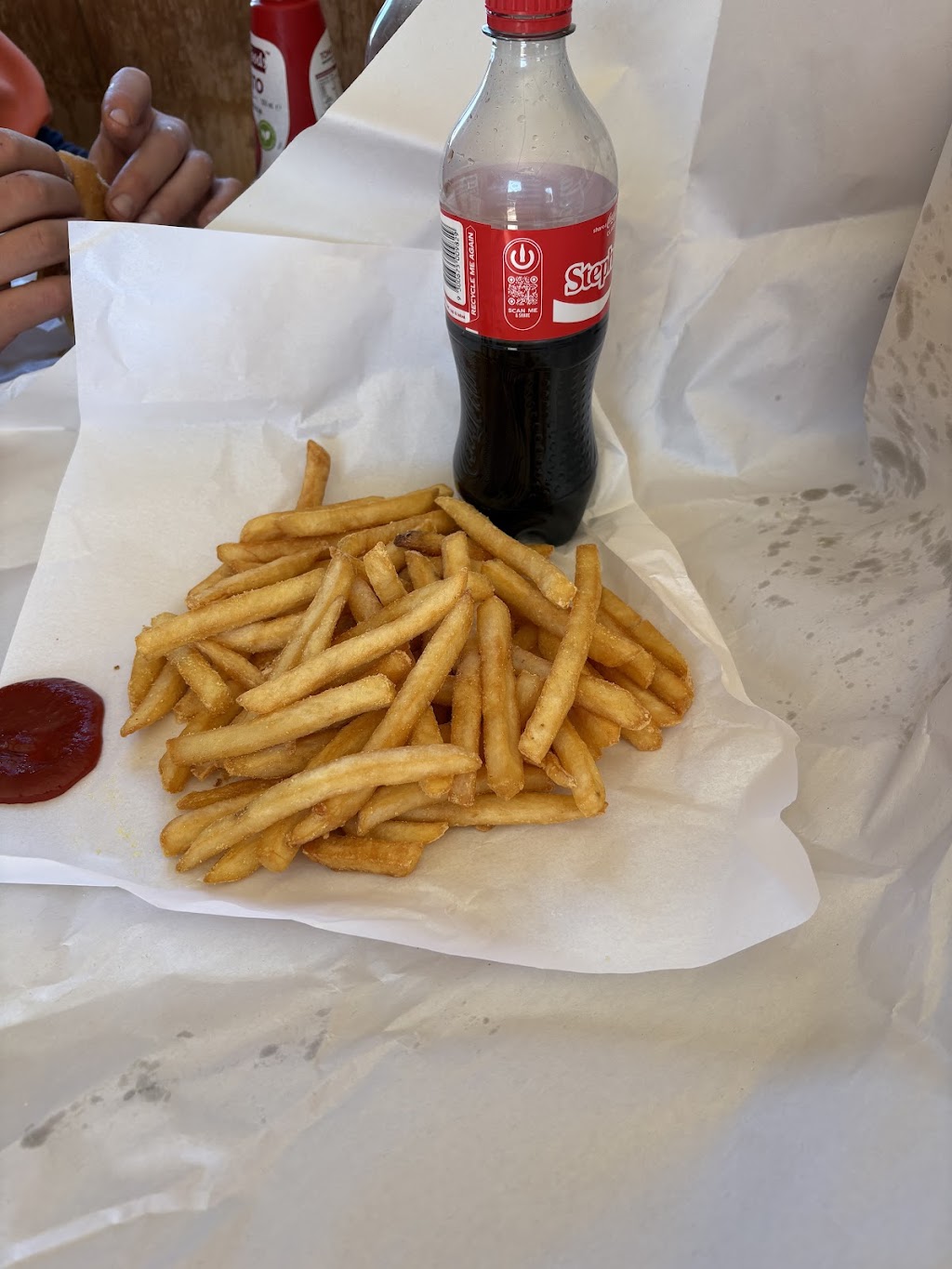 Beachport Takeaway | Shop 4/4 Railway Terrace, Beachport SA 5280, Australia | Phone: 0437 813 967