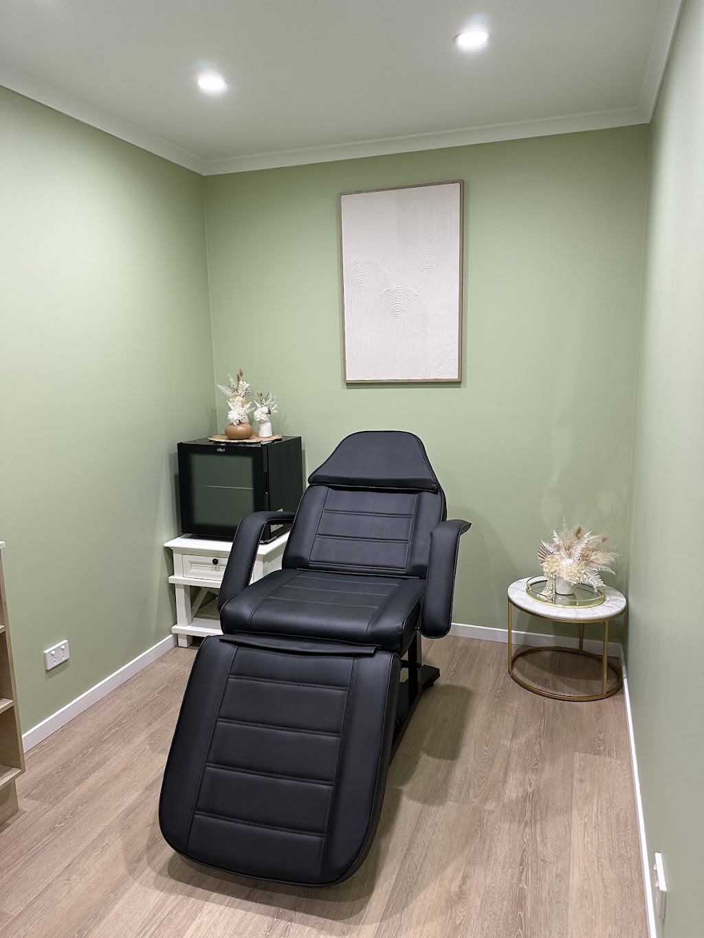 Aesthetics By Mel | 72 Moorina Rd, Moorina QLD 4506, Australia | Phone: 0425 119 248