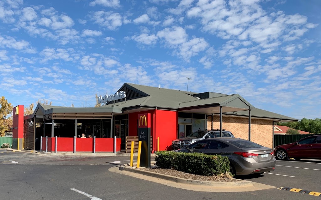 McDonalds Forbes | meal takeaway | 15/17 Dowling St, Forbes NSW 2871, Australia | 0268514540 OR +61 2 6851 4540