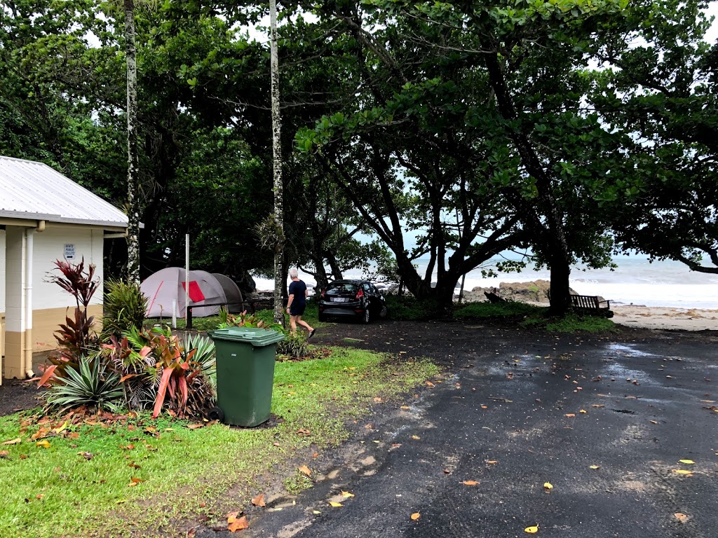 Etty Bay Caravan Park & Kiosk | Esplanade, Etty Bay QLD 4858, Australia | Phone: (07) 4063 2314