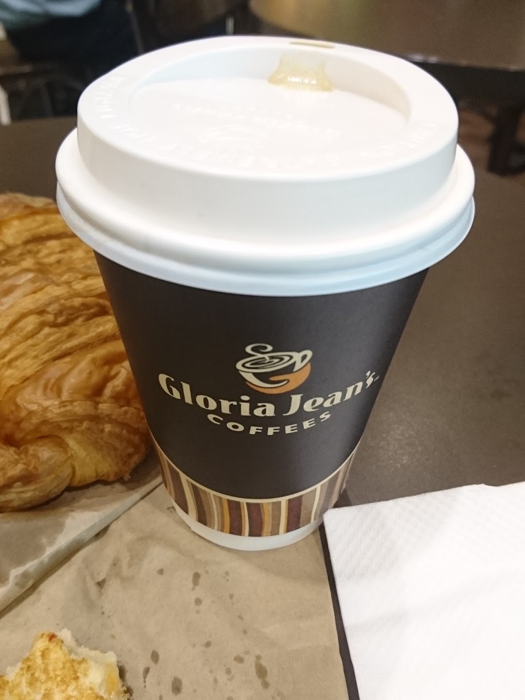 Gloria Jeans Coffees | cafe | Qantas Dr, Mascot NSW 2020, Australia | 0296692799 OR +61 2 9669 2799