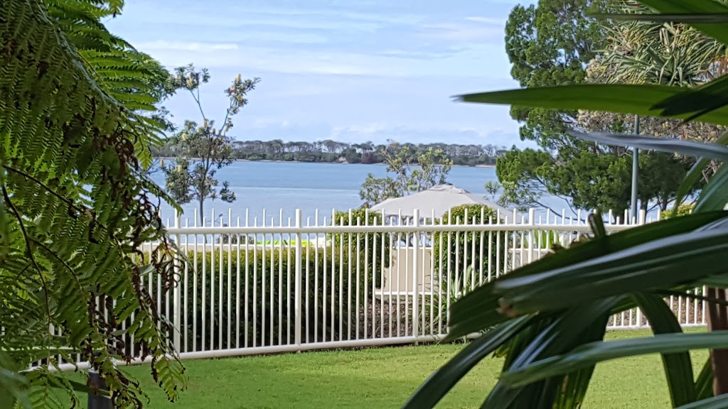 Moorings Beach Resort | 88 Esplanade, Golden Beach QLD 4551, Australia | Phone: (07) 5492 1388