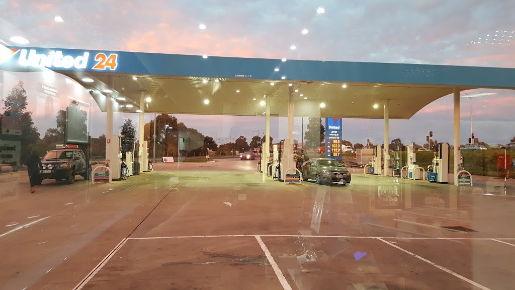 United Petroleum | gas station | 1 Wallace Ave, Point Cook VIC 3030, Australia | 0399311430 OR +61 3 9931 1430