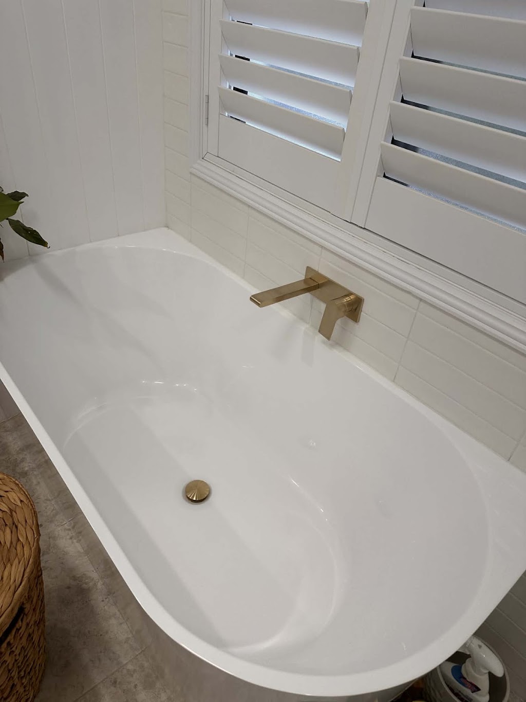 Shinetime Cleaning Co | Owen Jones Row, Menai NSW 2234, Australia | Phone: 0400 725 350