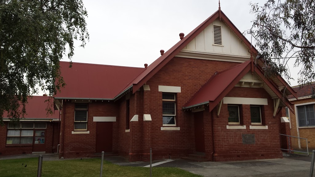 Cheltenham-Mentone Uniting Church | church | Corner Charman Rd & Maude St, Cheltenham VIC 3192, Australia | 0395550462 OR +61 3 9555 0462