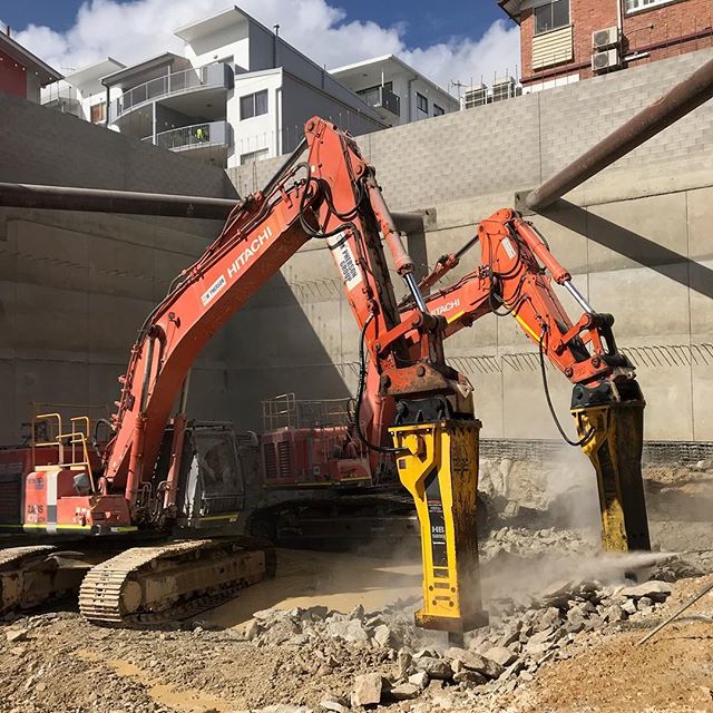 McPherson Plant Hire | 39 Mount Petrie Rd, Belmont QLD 4153, Australia | Phone: (07) 3843 4147