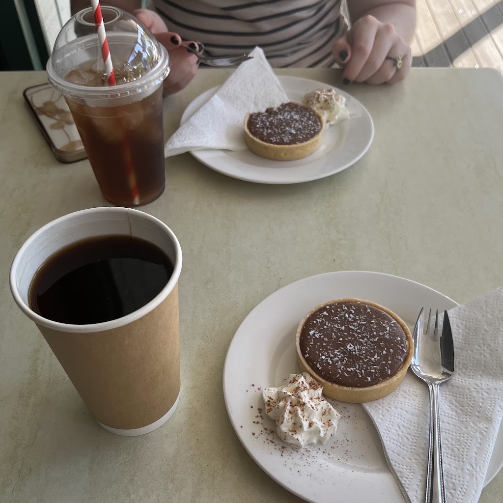 Blue Tree Cafe and Takeaway | Unit 6/290-296 Wellington Bundock Dr, Kooralbyn QLD 4285, Australia | Phone: 0493 351 076