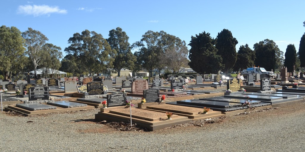 Jamestown Cemetery | 197 Irvine St, Jamestown SA 5491, Australia