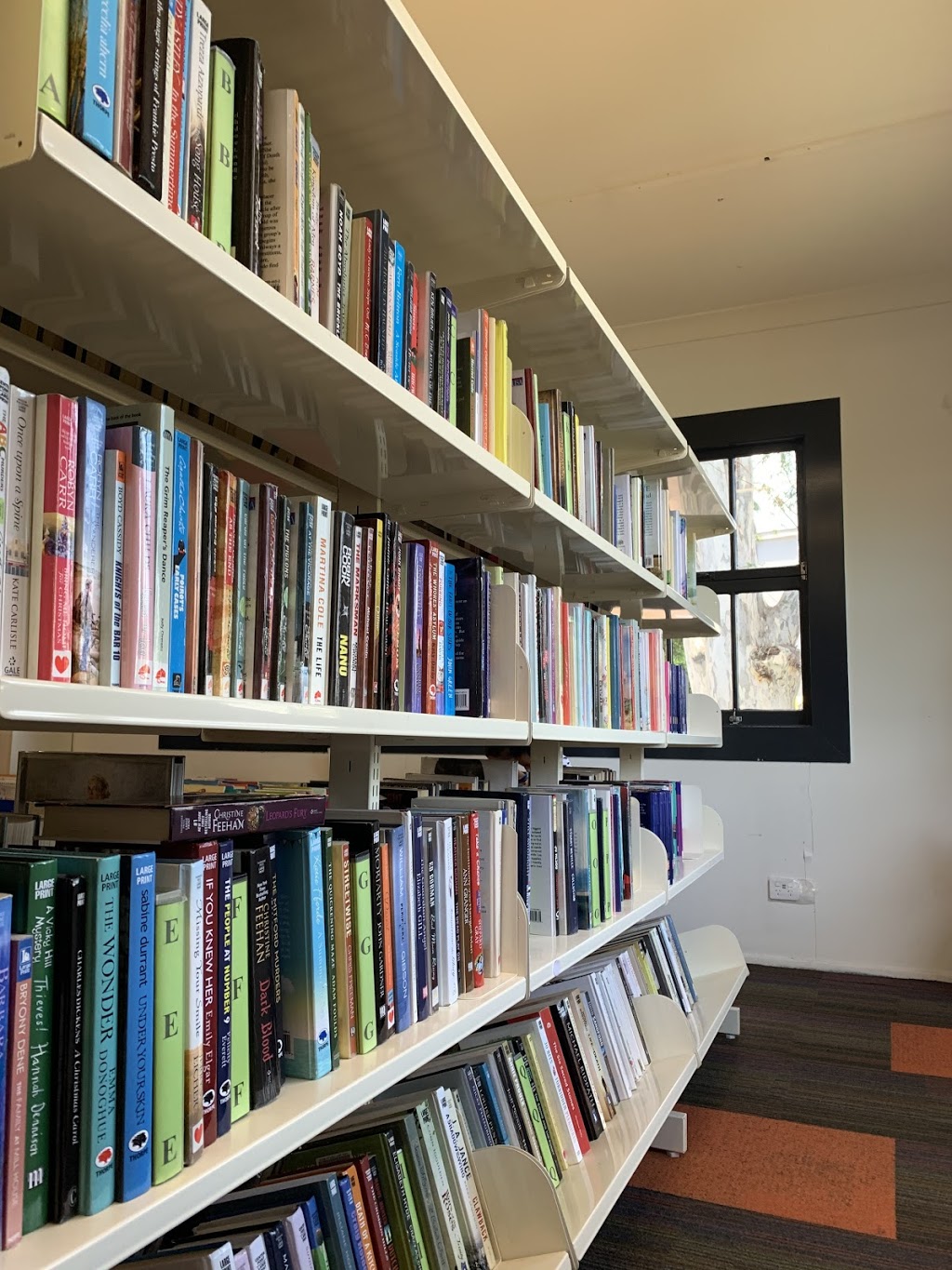 Stones Corner Library | library | 280 Logan Rd, Stones Corner QLD 4120, Australia | 0734032170 OR +61 7 3403 2170