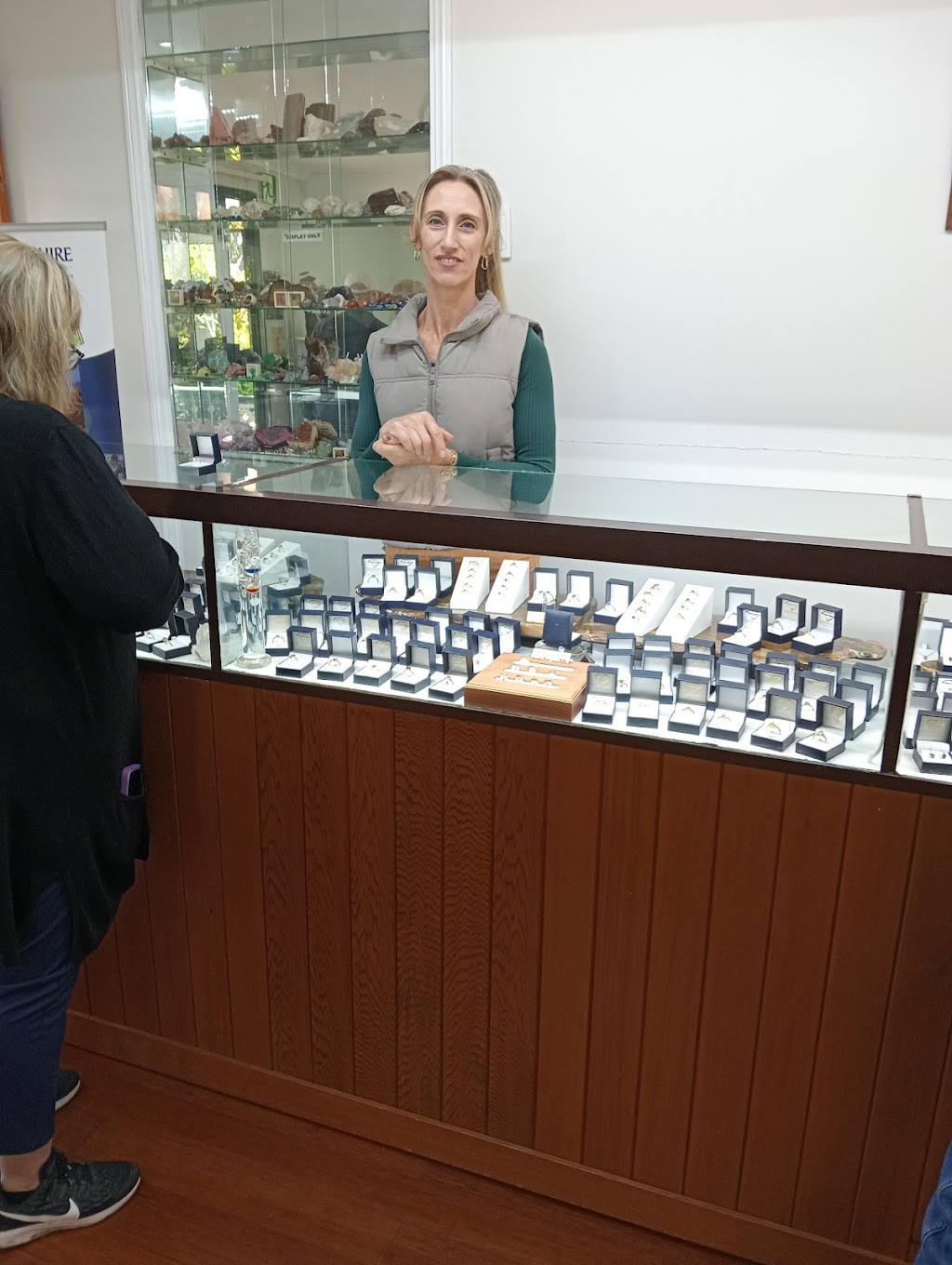 Sapphire Gem Cuts | 20 Keilambete Rd, Rubyvale QLD 4702, Australia | Phone: 0480 398 603