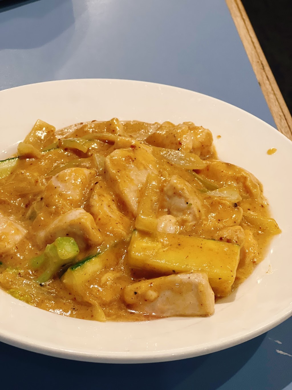 Peacock palace | 24 Lake St, Warners Bay NSW 2282, Australia | Phone: (02) 4948 9249
