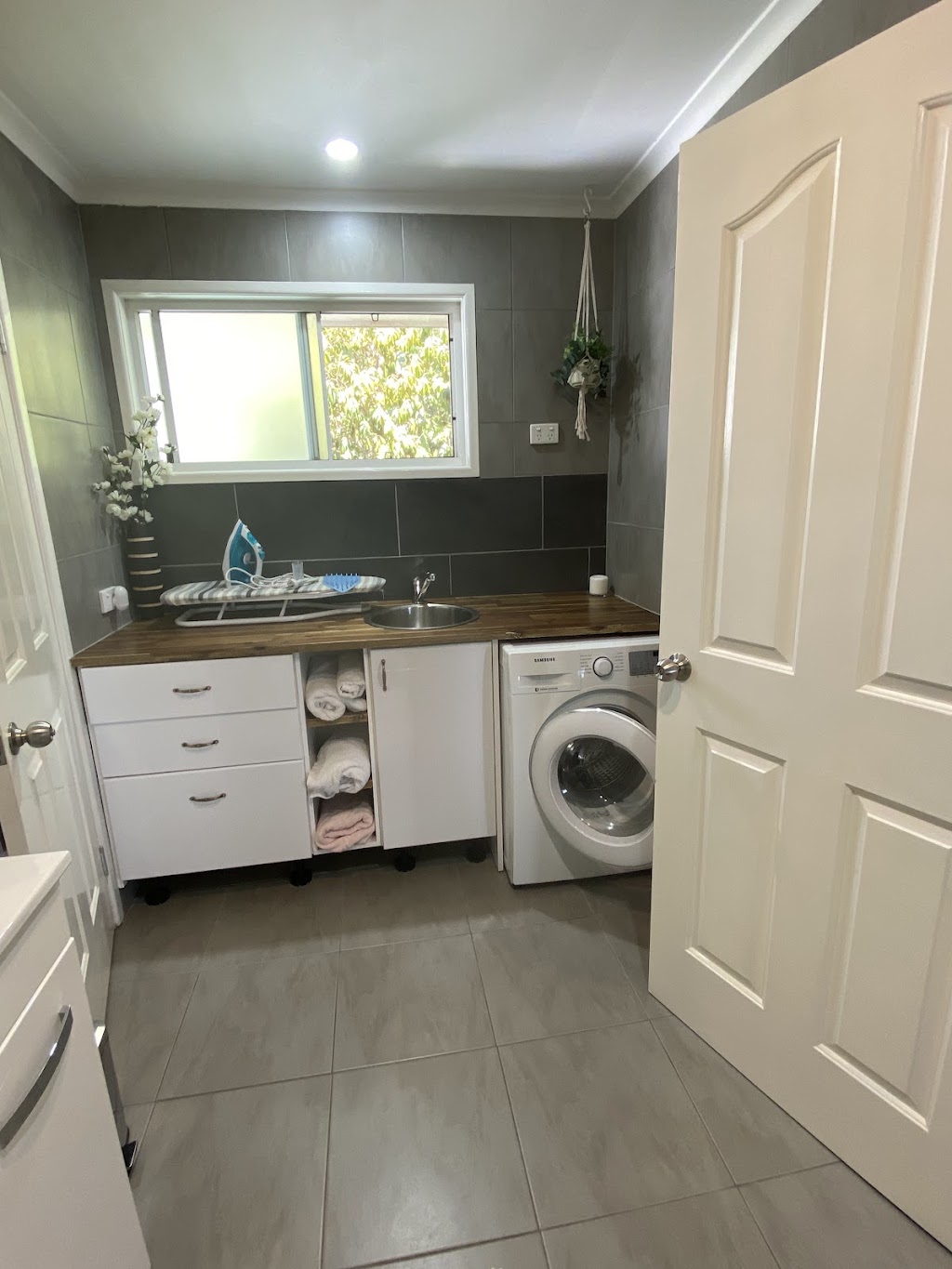 Paloma B and B | 53 Attunga St, Macleay Island QLD 4184, Australia | Phone: 0418 887 134