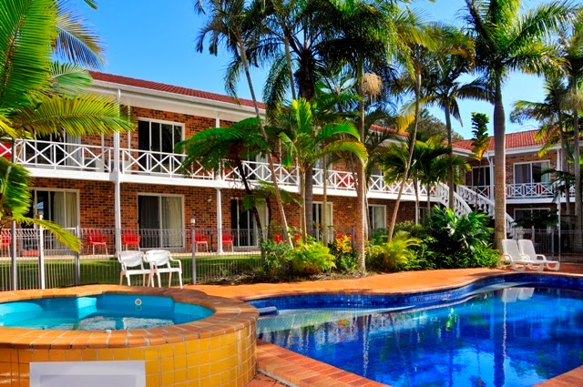 Yamba Aston Motel | 37 Coldstream St, Yamba NSW 2464, Australia | Phone: (02) 6646 2199