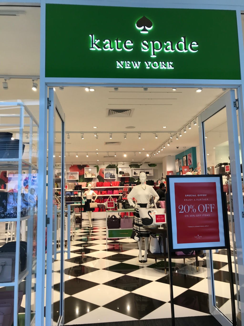 kate spade new york | Shop C23, Harbour Town Shopping Centre, Brisbane Rd, Biggera Waters QLD 4216, Australia | Phone: (07) 5529 3200