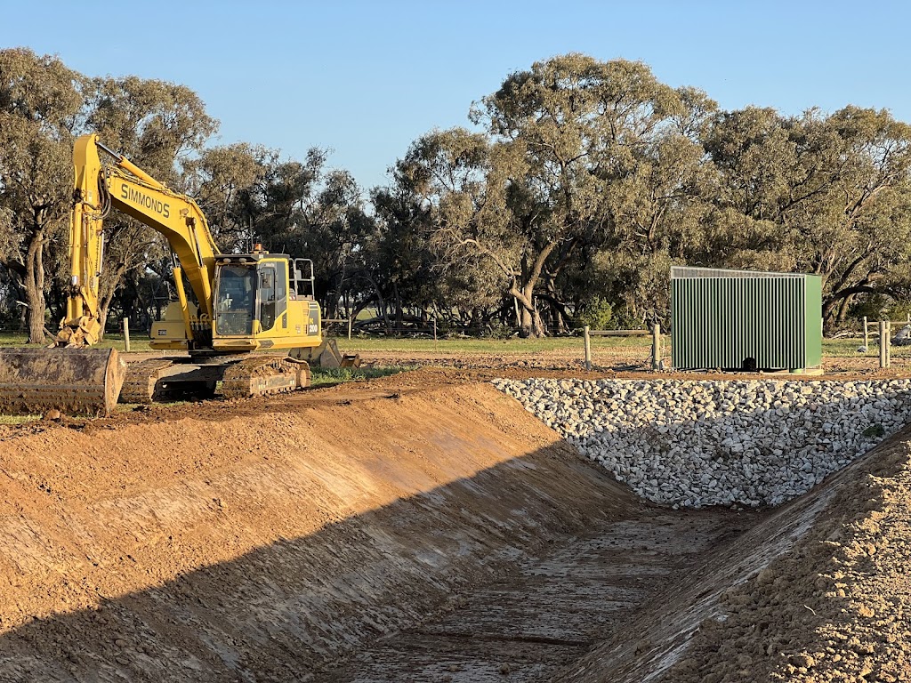 Simmonds Excavations | 33 Barr Park Rd, Cohuna VIC 3568, Australia | Phone: 0427 228 766