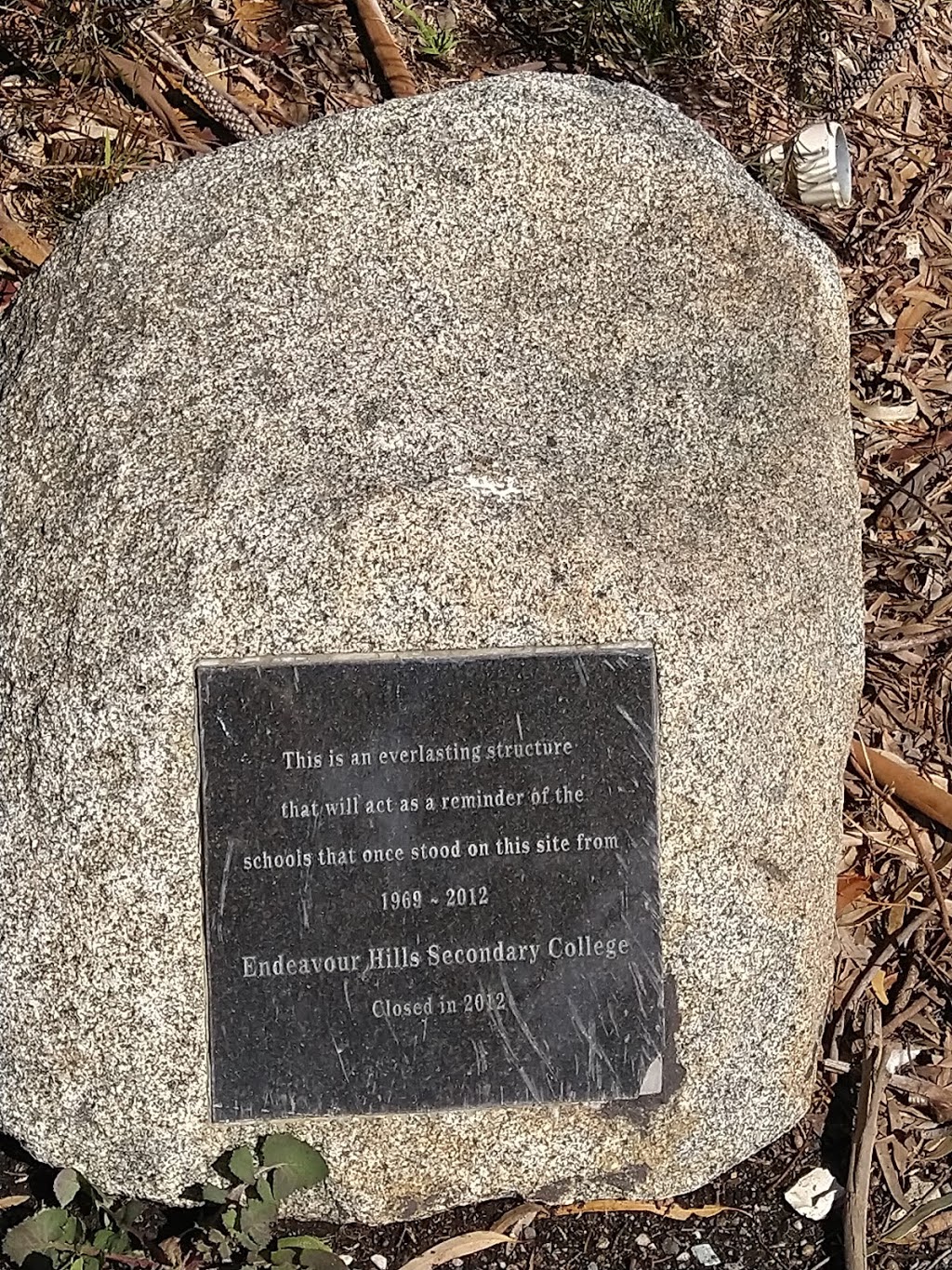 Endeavour Hills Secondary College Memorial Plaque | park | 12 Amalfi Dr, Endeavour Hills VIC 3802, Australia