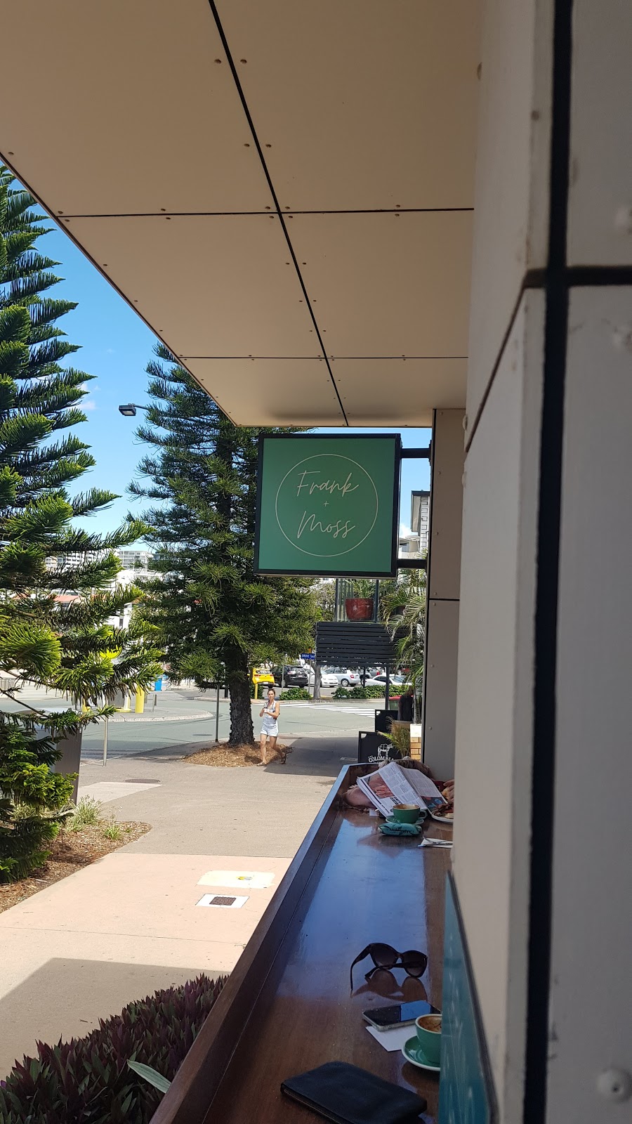 Frank and Moss | cafe | 34 Esplanade, Kings Beach QLD 4551, Australia | 0419596770 OR +61 419 596 770
