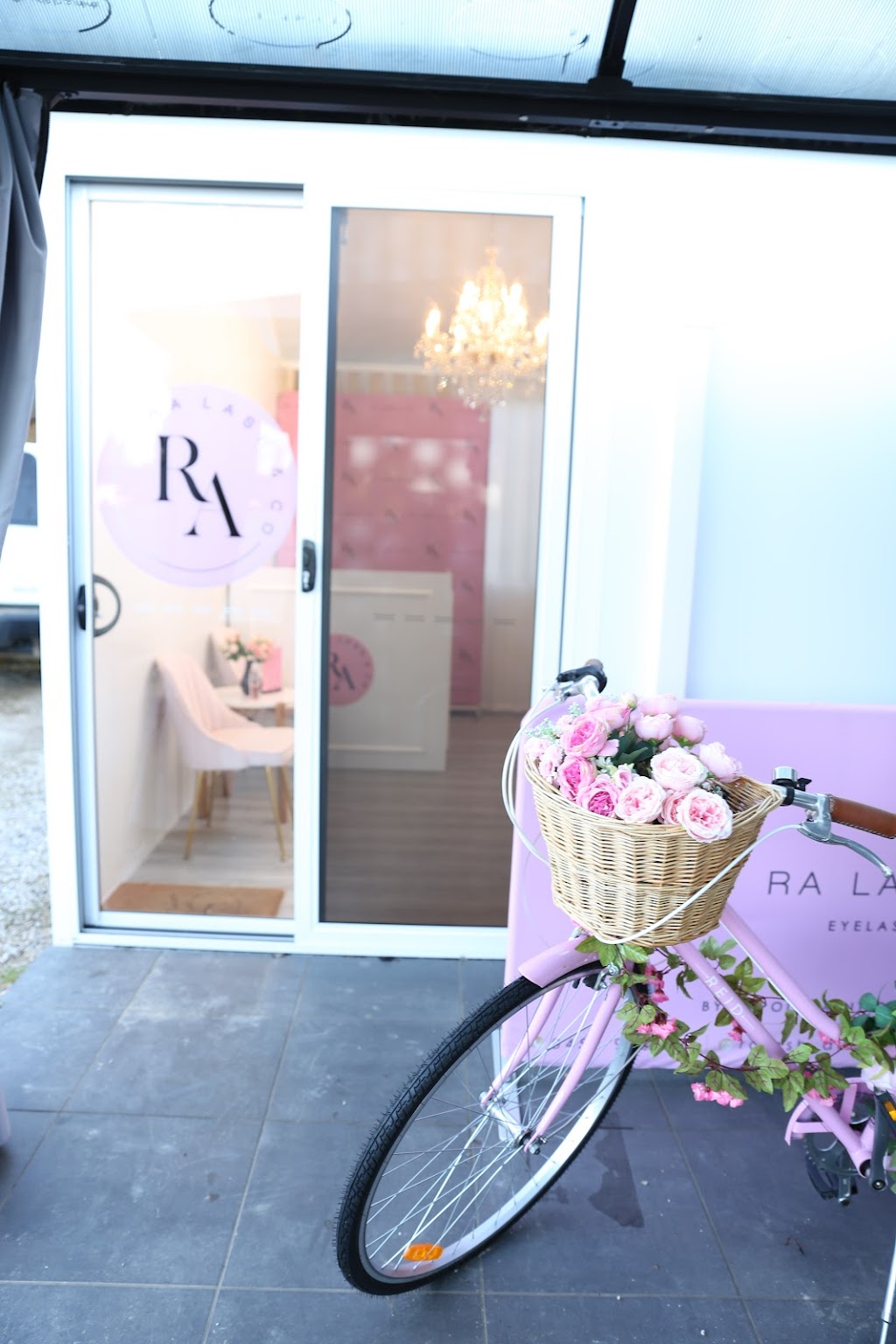 Ra Lash & Co. | beauty salon | 3 Molloy Dr, Orange NSW 2800, Australia | 0459955531 OR +61 459 955 531
