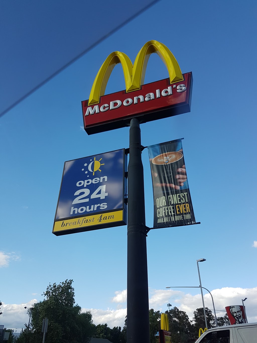 McDonalds Campbelltown | meal takeaway | 312 Queen St, Campbelltown NSW 2560, Australia | 0246287699 OR +61 2 4628 7699
