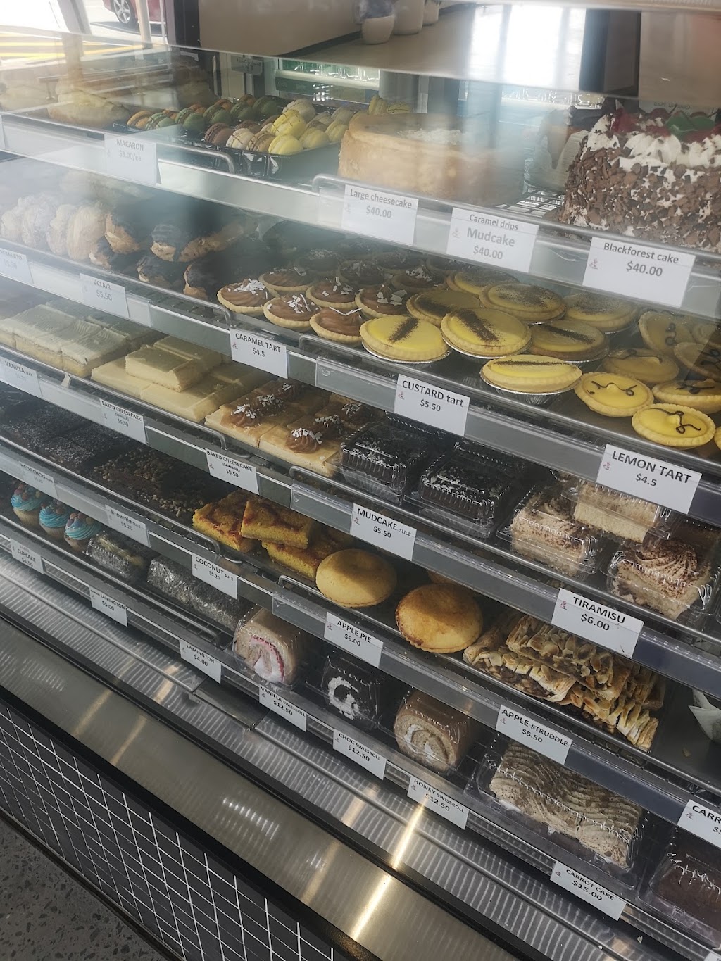 Sg bakery Bellmere | 96-110 Bellmere Rd, Bellmere QLD 4510, Australia | Phone: 0421 562 978