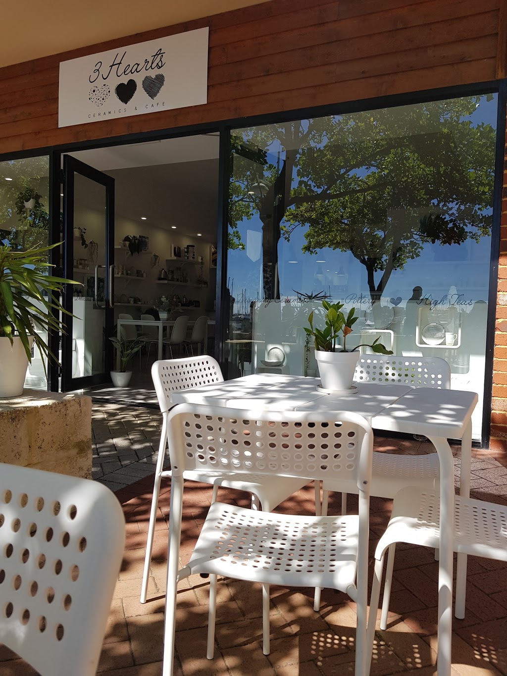 3 Hearts Ceramics and Cafe | cafe | 4 Zephyr Mews, Mandurah WA 6210, Australia | 0423647993 OR +61 423 647 993