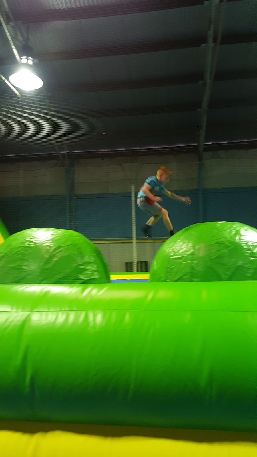 Inflatable World Oz | 31 McGill St, Shepparton VIC 3630, Australia | Phone: (03) 5821 0290