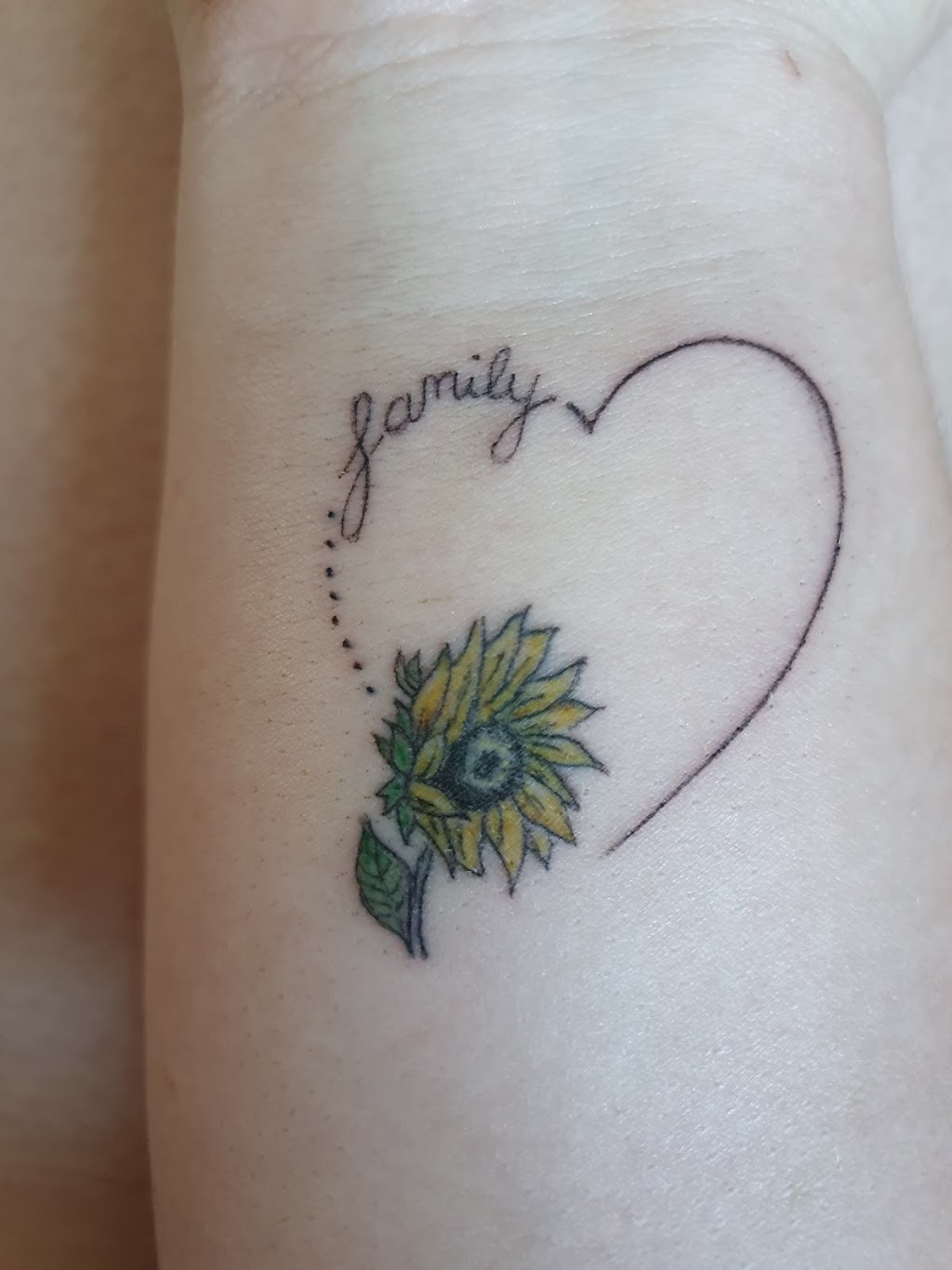 Finesse Ink (by appointment only) | shop 1/46 Mulherin Dr, Mackay Harbour QLD 4740, Australia | Phone: 0488 191 990