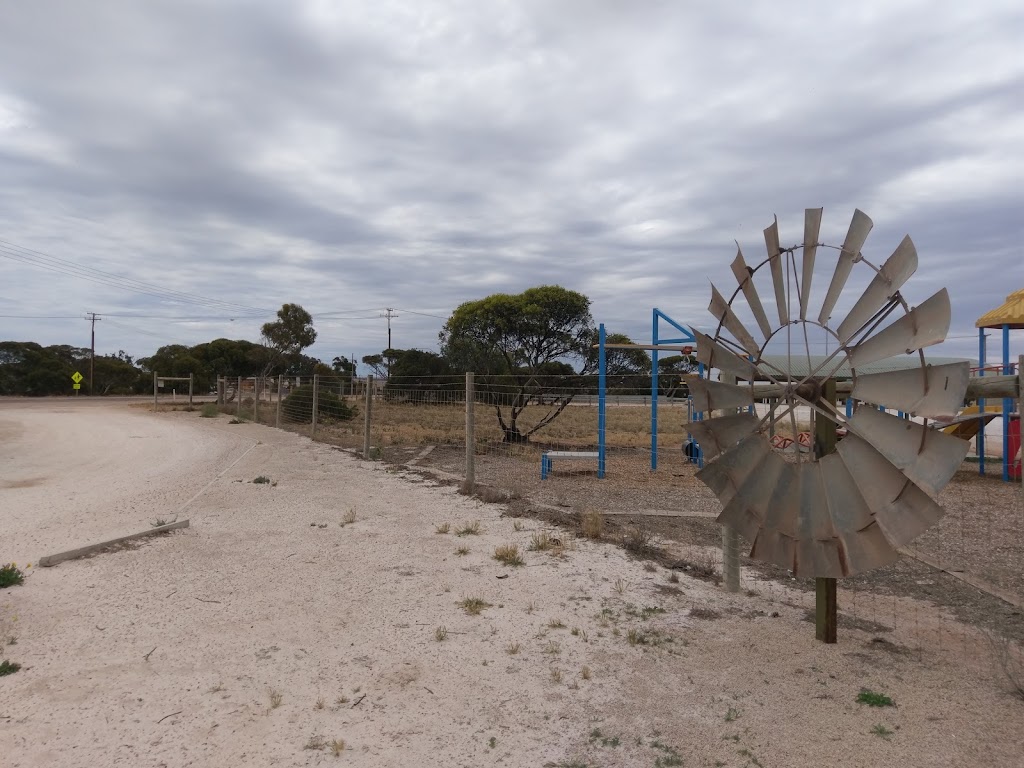 Ampol Foodary Penong | Eyre Hwy, Penong SA 5690, Australia | Phone: (08) 8625 1012