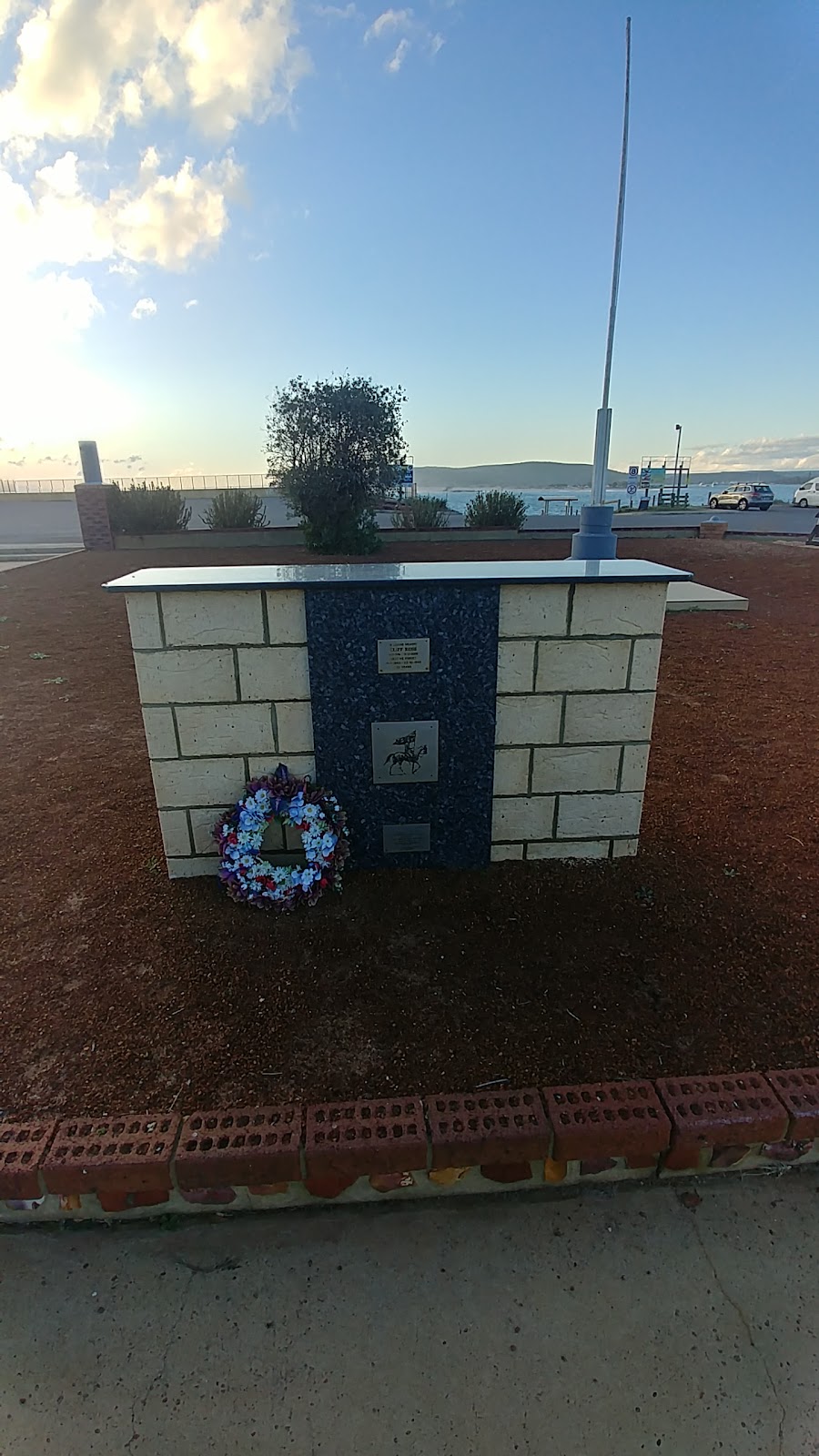 Kalbarri War Memorial | park | Memorial Rd, Kalbarri WA 6536, Australia | 0899341202 OR +61 8 9934 1202