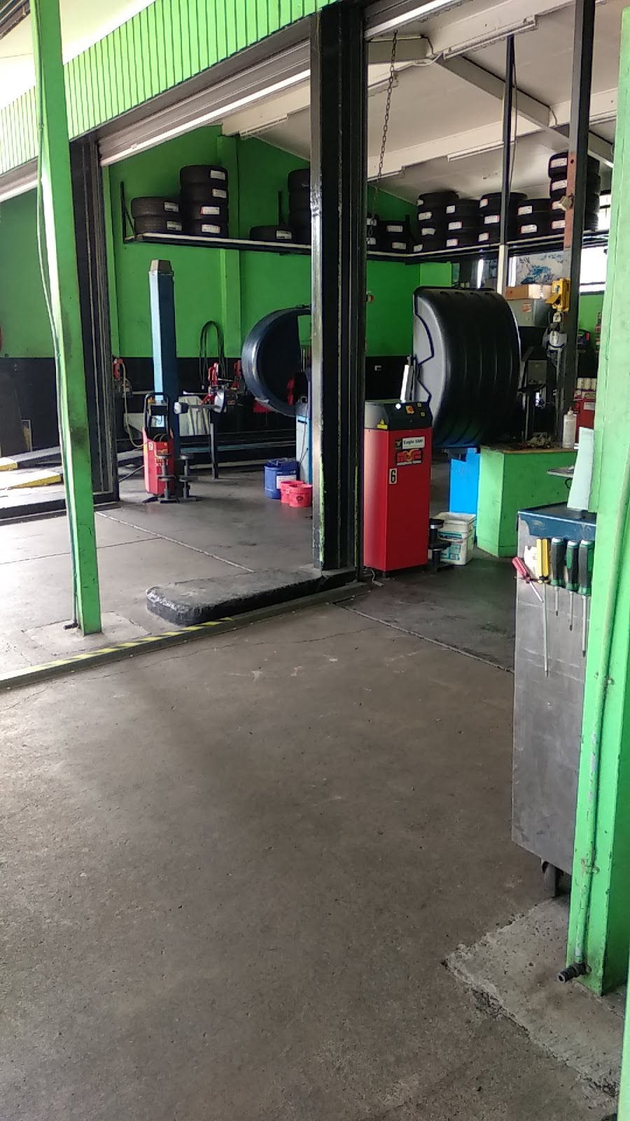 Blairs Tyres | car repair | 78-82 Princes Hwy, Corrimal NSW 2518, Australia | 0242837972 OR +61 2 4283 7972