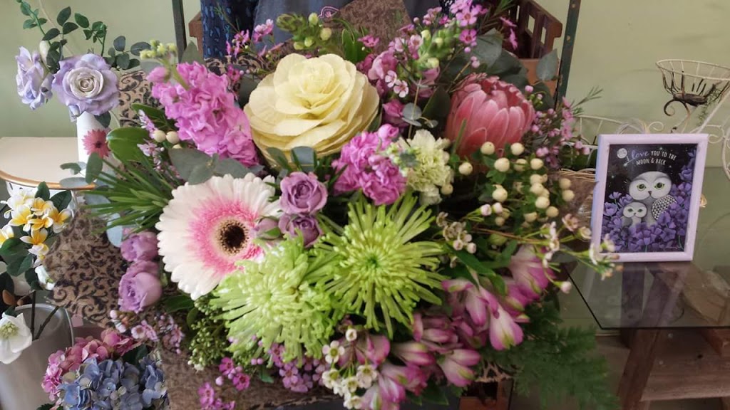 Hervey Bay Florist | florist | 2/13 Bideford St, Torquay QLD 4655, Australia | 0741253064 OR +61 7 4125 3064