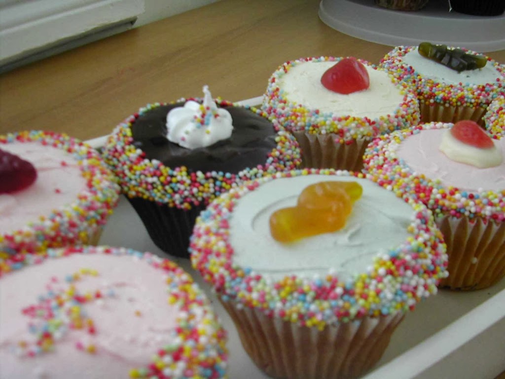 Cupcake Mountain | bakery | 5/47 Lorraine St, Peakhurst NSW 2210, Australia | 0285691023 OR +61 2 8569 1023