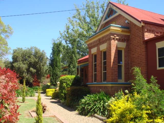 Boutique Motel Sefton House Tumut | lodging | 29A Richmond St, Tumut NSW 2720, Australia | 0269475790 OR +61 2 6947 5790