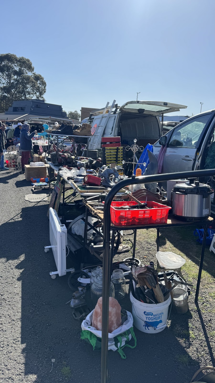 Wantirna Trash & Treasure Market | 251 Mountain Hwy, Wantirna VIC 3152, Australia | Phone: (02) 9607 5255