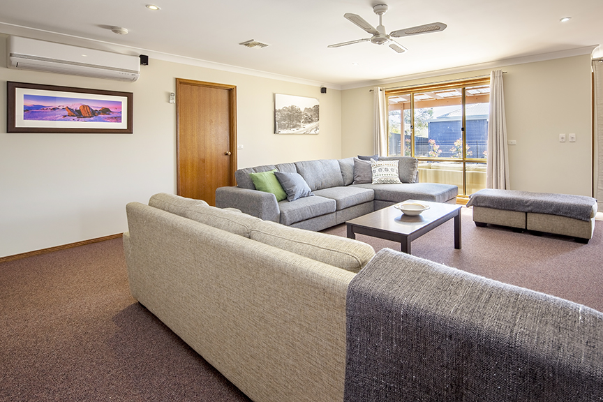 Mountain Lodge | 84 Gippsland St, Jindabyne NSW 2627, Australia | Phone: (02) 6457 2000