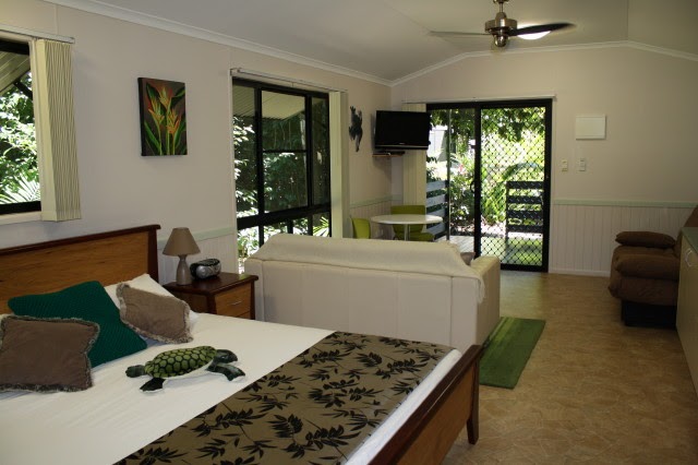 Mission Beach Bed and Breakfast | 3 Spurwood Cl, Wongaling Beach QLD 4852, Australia | Phone: (07) 4068 9996